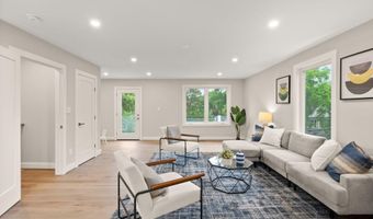 5709 5TH St S, Arlington, VA 22204