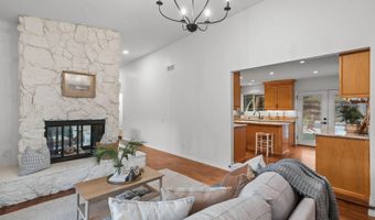 3226 Summit Dr, Escondido, CA 92025