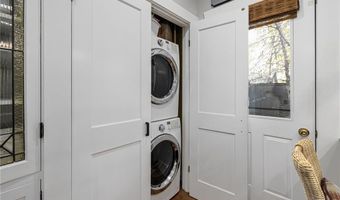 30 Bull St, Newport, RI 02840