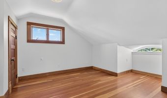 19 Gresham St, Ashland, OR 97520