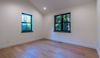 21054 E Country Club Rd, Brightwood, OR 97011