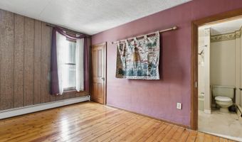 221 Franklin St, Alburtis, PA 18011