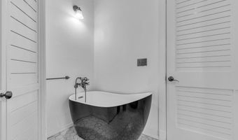 19 Center St, Barnegat, NJ 08005