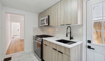 7 E OXFORD St, Philadelphia, PA 19125