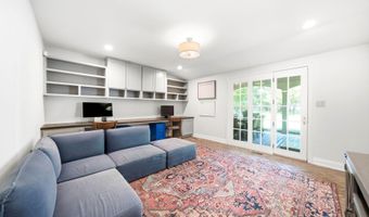 12601 N Osage Rd, Anchorage, KY 40223