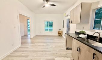 301 W High St, Alba, MO 64830