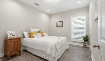 72 13th St, Apalachicola, FL 32320