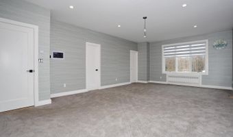 13 Autumn Ct, Airmont, NY 10901