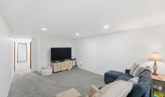 205 Victoria Dr, Alexandria, MN 56308