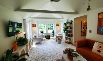 335 S Albany Rd, Albany, VT 05820
