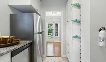 3504 MARTHA CUSTIS Dr 315, Alexandria, VA 22302