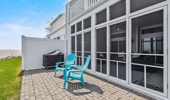2614 LAKE St, Algoma, WI 54201