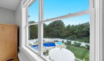 29 Weatherdeck Dr, Bourne, MA 02532