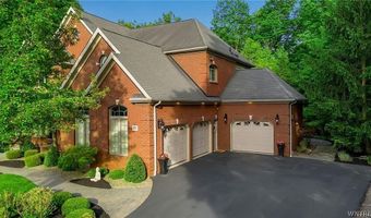 5007 Rockhaven Dr, Clarence, NY 14031