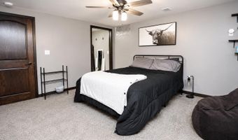 816 12th Ave, Aberdeen, SD 57401