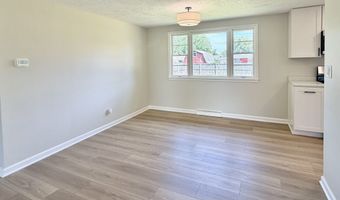 2318 E 40th St, Anderson, IN 46013
