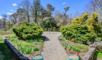 55 Tonela Ln, Barnstable, MA 02630