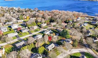 3 Betsy Dr, Bristol, RI 02809