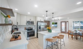 723 Kahoa Dr, Kailua, HI 96734