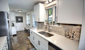 925 S WEST Ct, Appleton, WI 54915