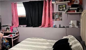 20 Camelia Dr, Cranston, RI 02920