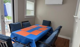 53 Center Ave, Middletown, RI 02842