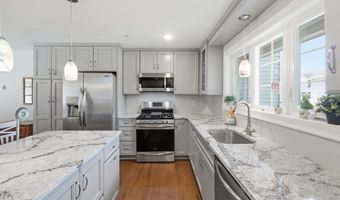15 Curtis Cir 15, Avon, MA 02322