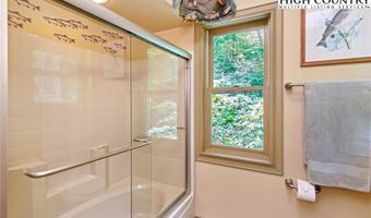 430 Crooked Creek Ln, Banner Elk, NC 28604