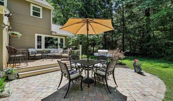 17 Candlewood Dr, Amherst, NH 03031