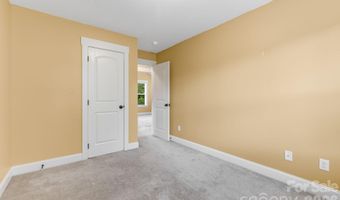 2 Cottage Cove Ln, Asheville, NC 28803