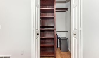 241 W Oakbrook Dr, Ann Arbor, MI 48103