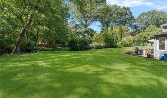 7 S Glen Dr, Coventry, RI 02816