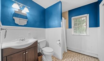 68 Prospect St, Amityville, NY 11701