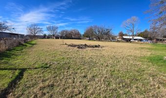 310 S Wickham St, Alvord, TX 76225