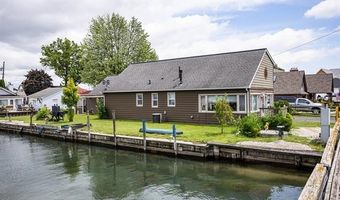 130 Delta Dr, Algonac, MI 48001