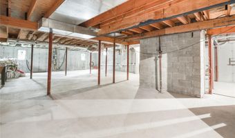 91 Decker Rd, Ancram, NY 12502