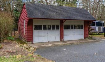 429 Howland Rd, East Greenwich, RI 02818