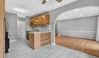 2616 N Windsor Dr 102, Arlington Heights, IL 60004
