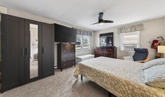 16 Driscoll Rd, Branford, CT 06405