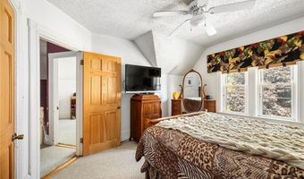 48 Wollaston St, Cranston, RI 02910