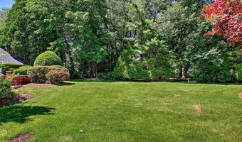 15 Sylvia Ln, Lincoln, RI 02865