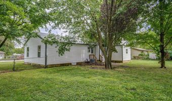 12 E Hawthorne St, Aurora, MO 65605