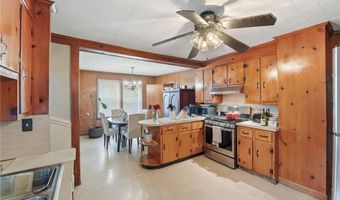 2 Wilson St, Bristol, RI 02809