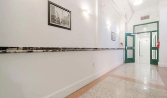 330 N CHARLES St 3C, Baltimore, MD 21201