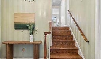 5719 NEWINGTON Rd, Bethesda, MD 20816