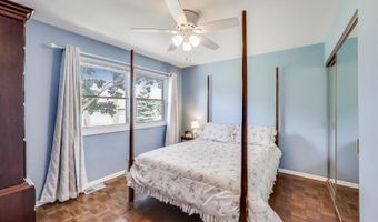 206 W Hintz Rd, Arlington Heights, IL 60004