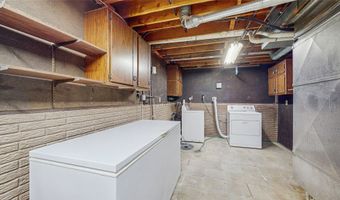 512 12th Ave NW, Altoona, IA 50009