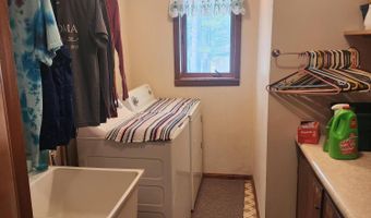 1090 Oakridge Dr, Alpena, MI 49707