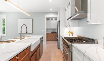 907 Richville Rd, Standish, ME 04084