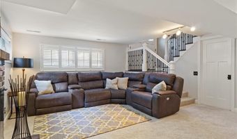 1225 Wissmann Dr, Ballwin, MO 63011